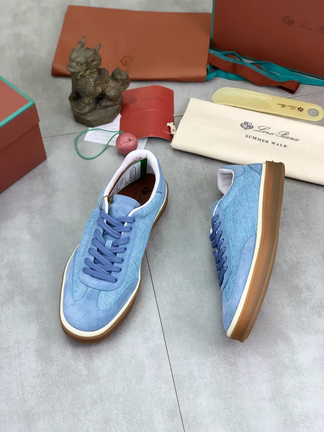 Men's Men's Shoes 💰P560 New Style 💰 The latest casual shoes Loro Piana 💯 Top grade 💯 Buy the original copy 💯 Founded the existing Loro Piana company on April 24, 1924. It is now the sixth generation of family business, providing the best quality products to customers who are discerning about taste and quality. Imported original fly woven fabrics with cowhide fabrics, plain calfskin lining, hand-stitched threads with cowhide feet, original packaging, high-end outsole, size: 38-45 (custom-made for 46), 7️⃣ colors available